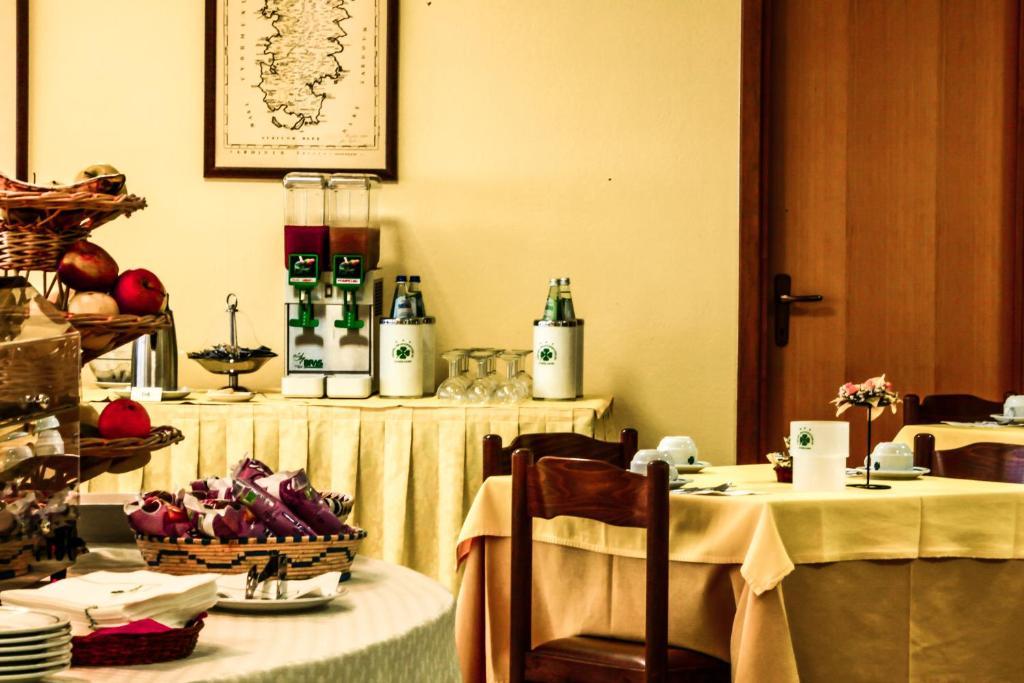 Hotel Quadrifoglio Cagliari Esterno foto