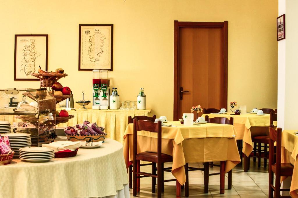 Hotel Quadrifoglio Cagliari Esterno foto