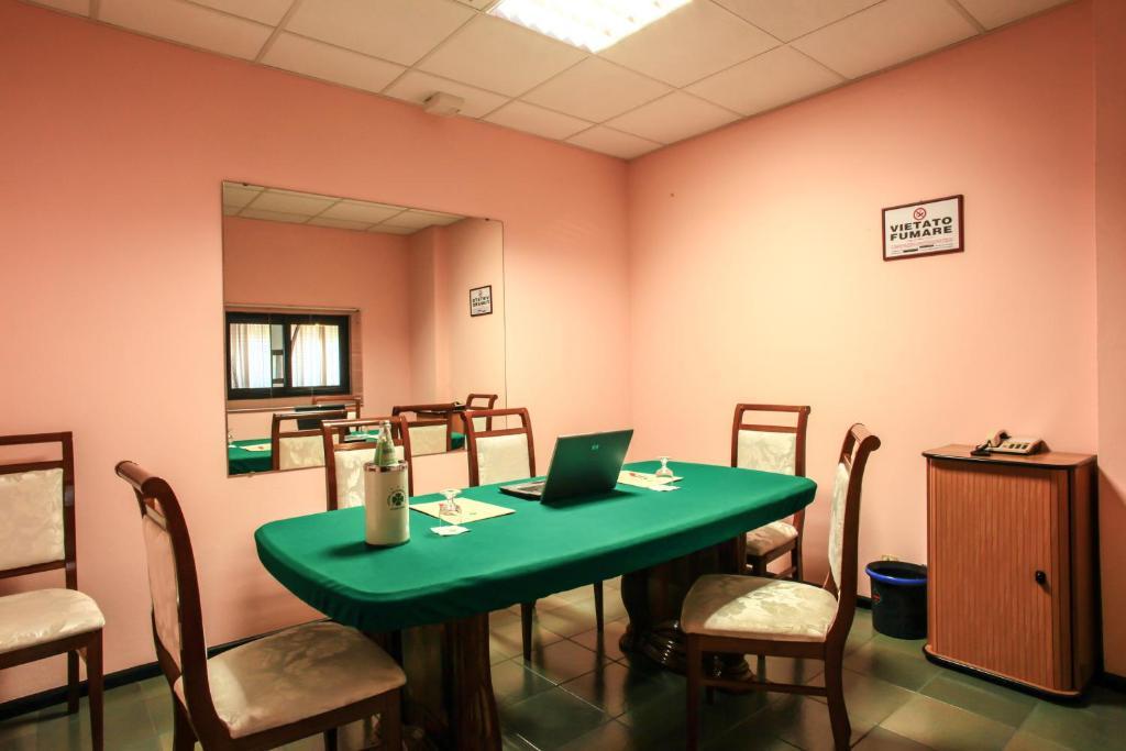 Hotel Quadrifoglio Cagliari Esterno foto