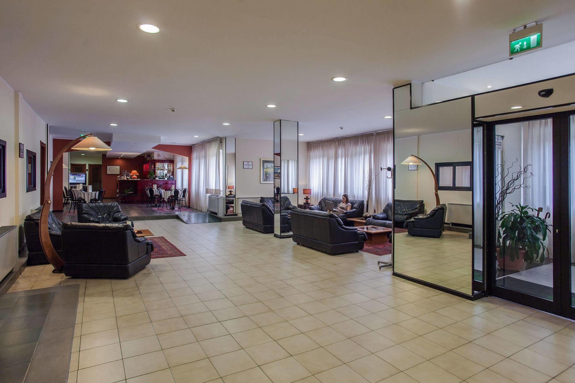 Hotel Quadrifoglio Cagliari Esterno foto