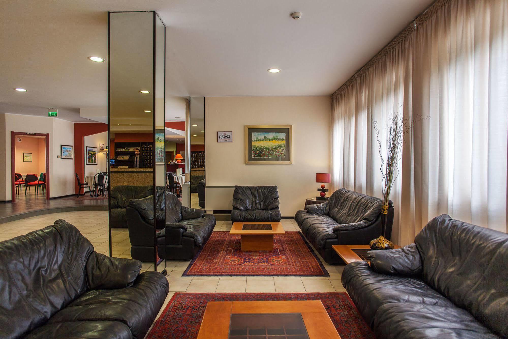 Hotel Quadrifoglio Cagliari Esterno foto