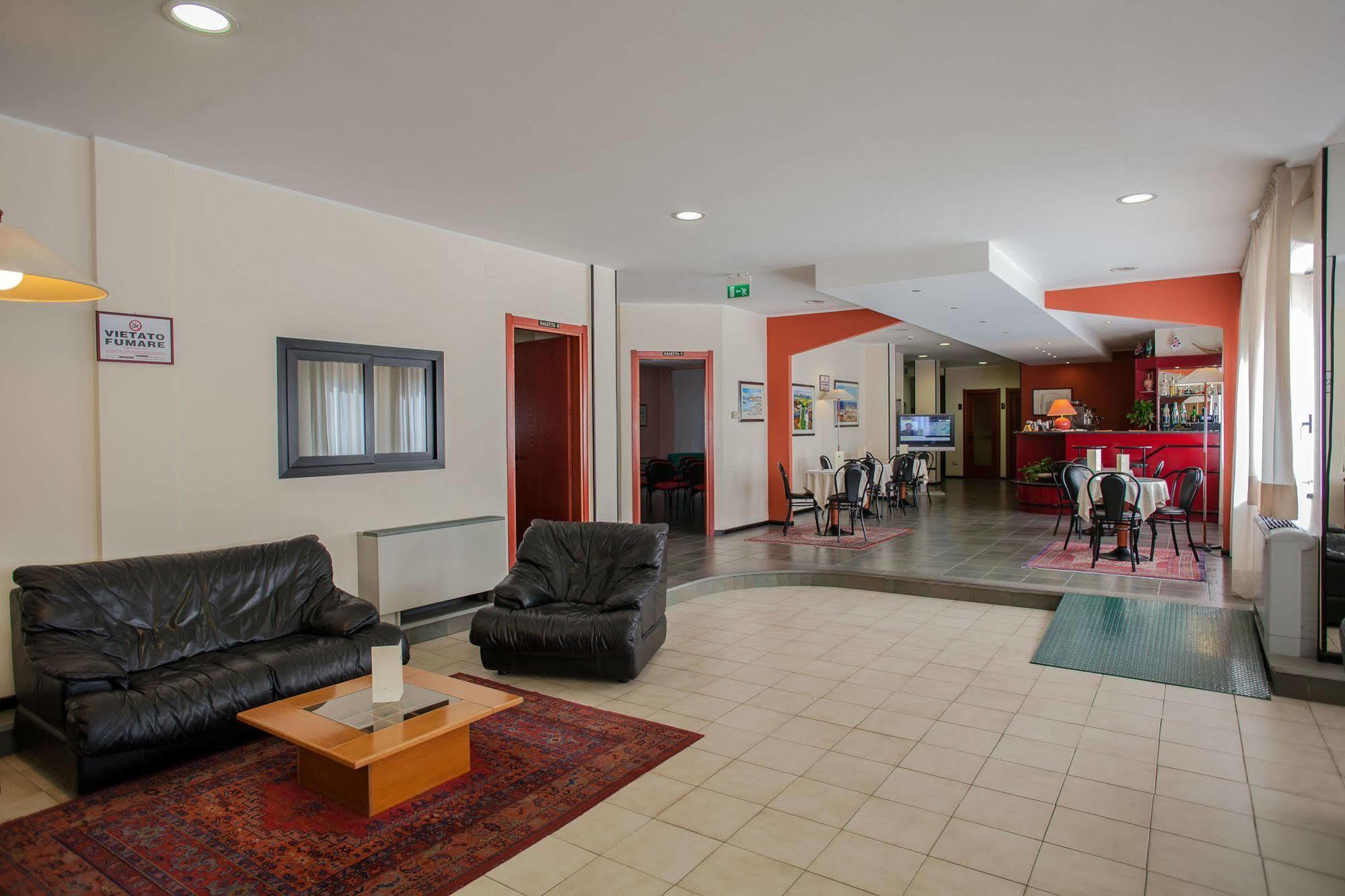 Hotel Quadrifoglio Cagliari Esterno foto