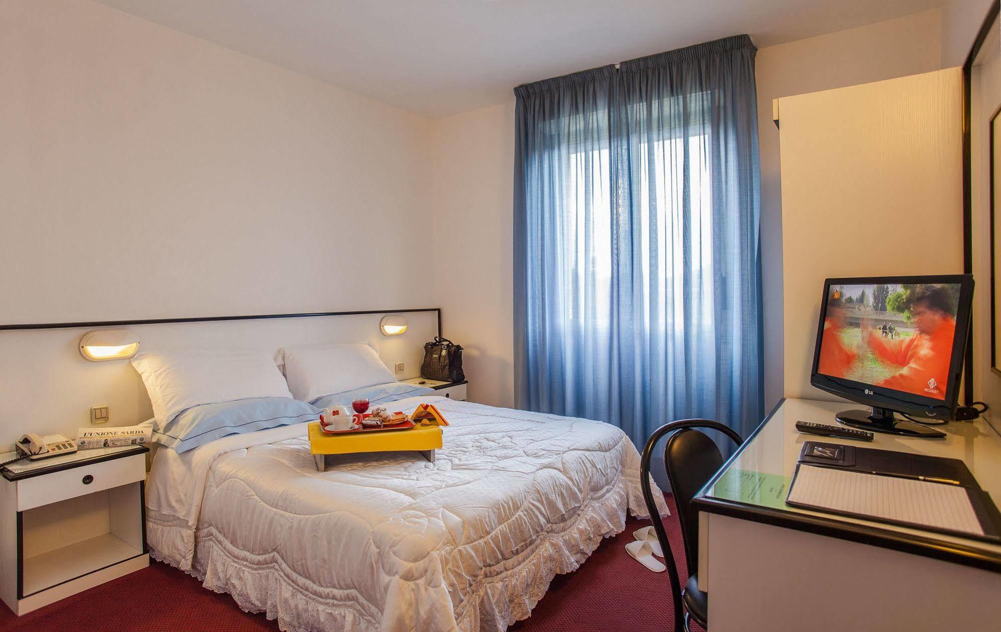 Hotel Quadrifoglio Cagliari Esterno foto