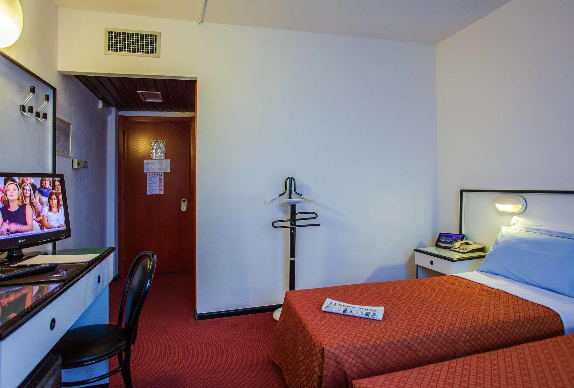 Hotel Quadrifoglio Cagliari Esterno foto