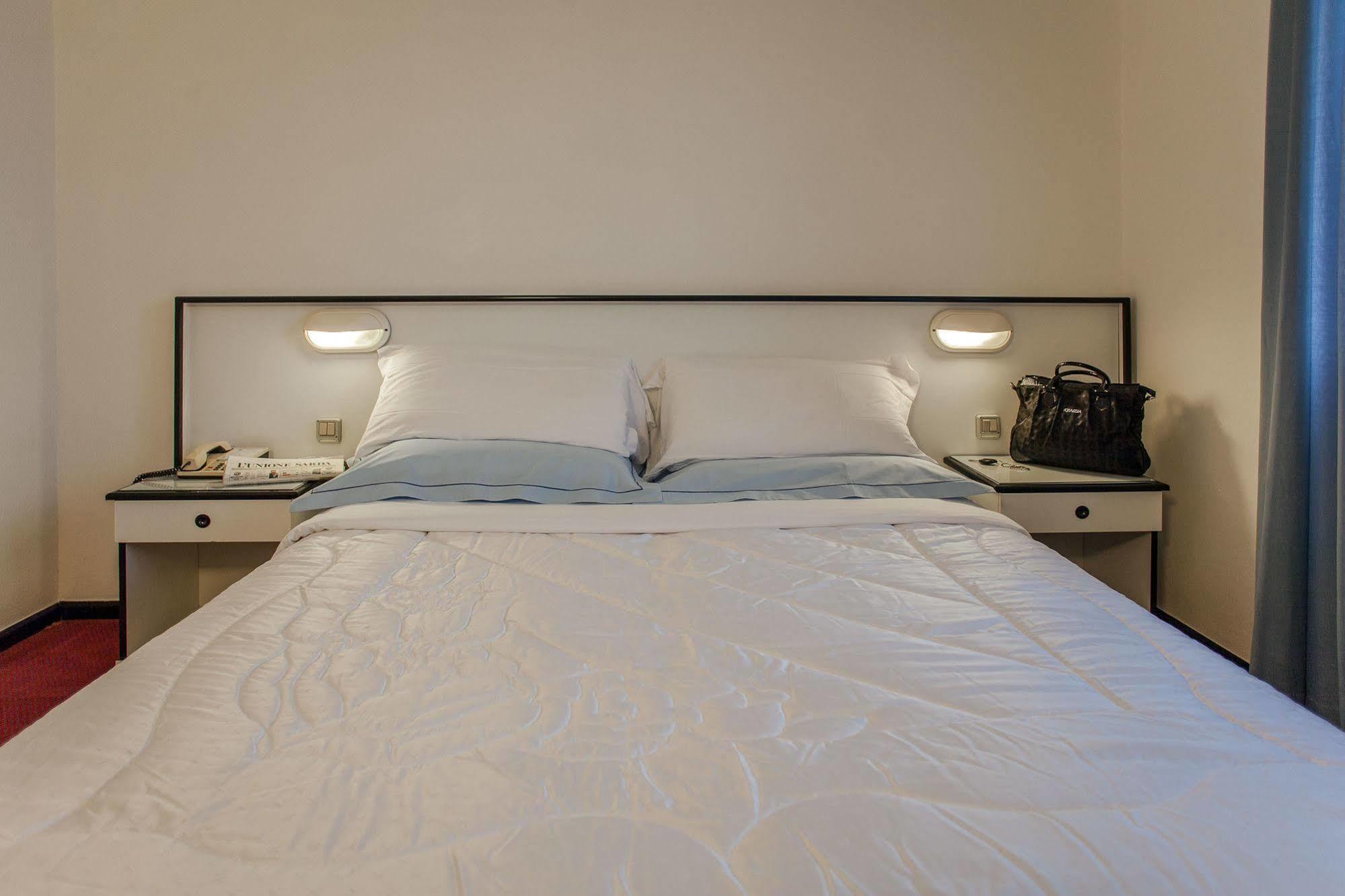 Hotel Quadrifoglio Cagliari Esterno foto