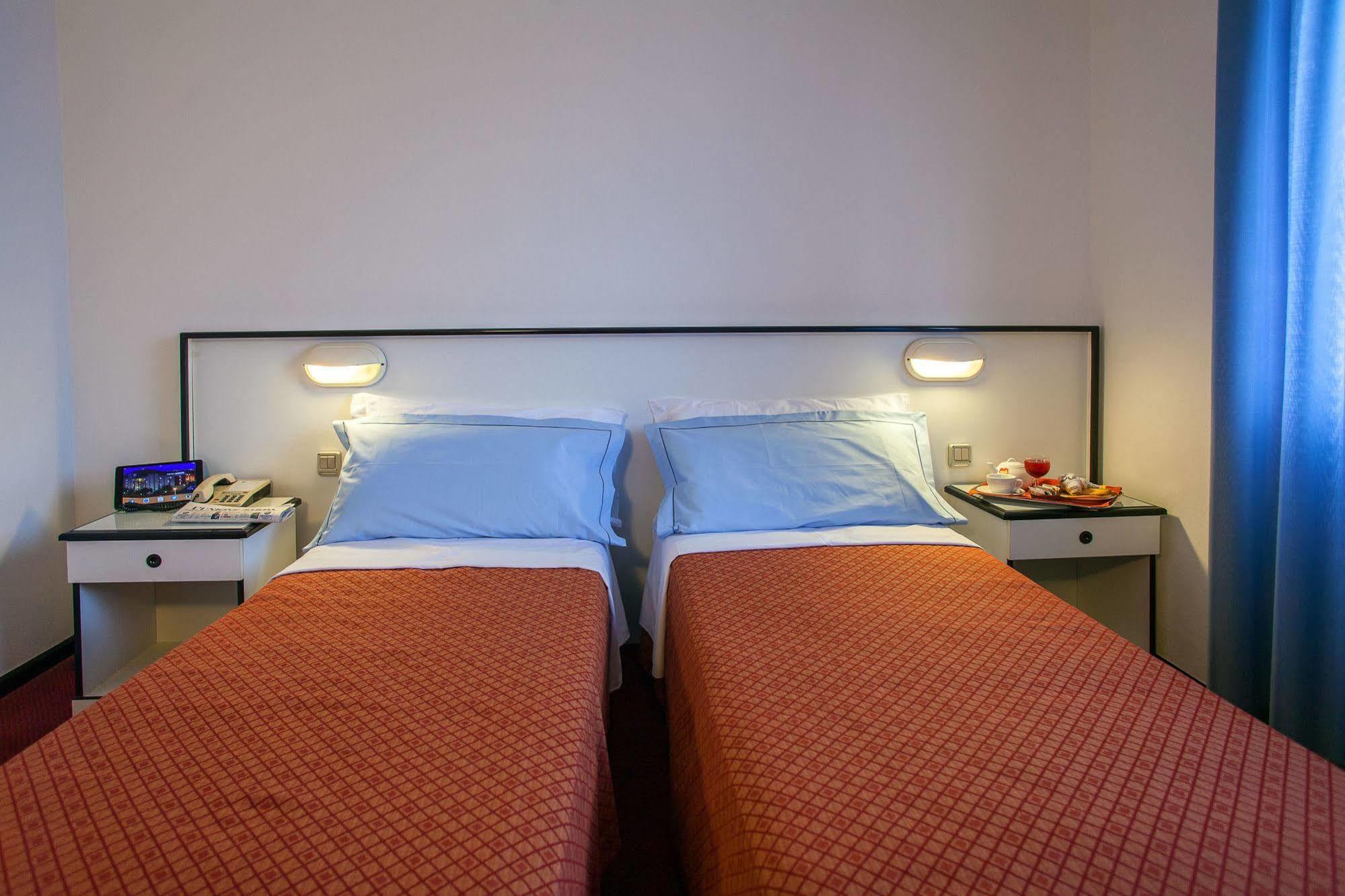 Hotel Quadrifoglio Cagliari Esterno foto