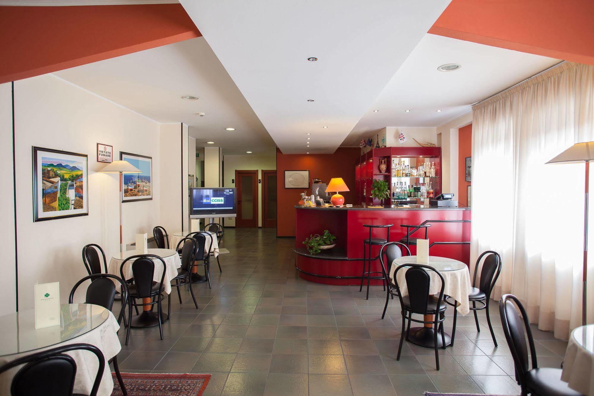 Hotel Quadrifoglio Cagliari Esterno foto