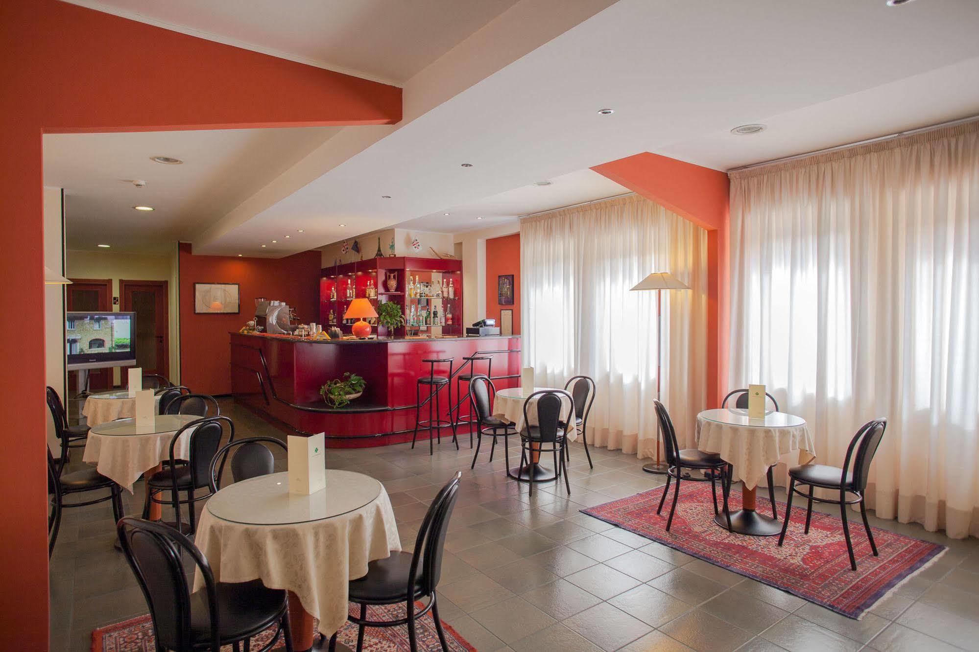Hotel Quadrifoglio Cagliari Esterno foto