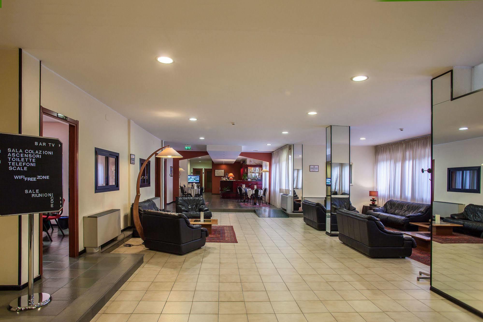 Hotel Quadrifoglio Cagliari Esterno foto