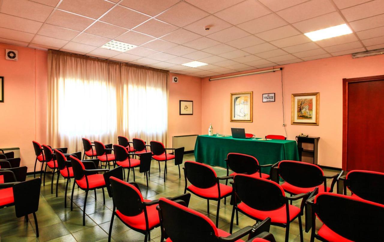 Hotel Quadrifoglio Cagliari Esterno foto